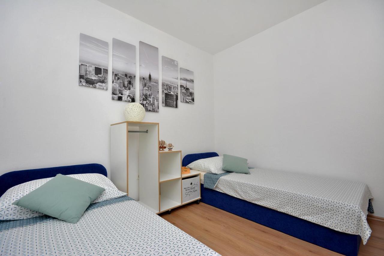 Apartment Wild Rose Podstrana Exterior foto