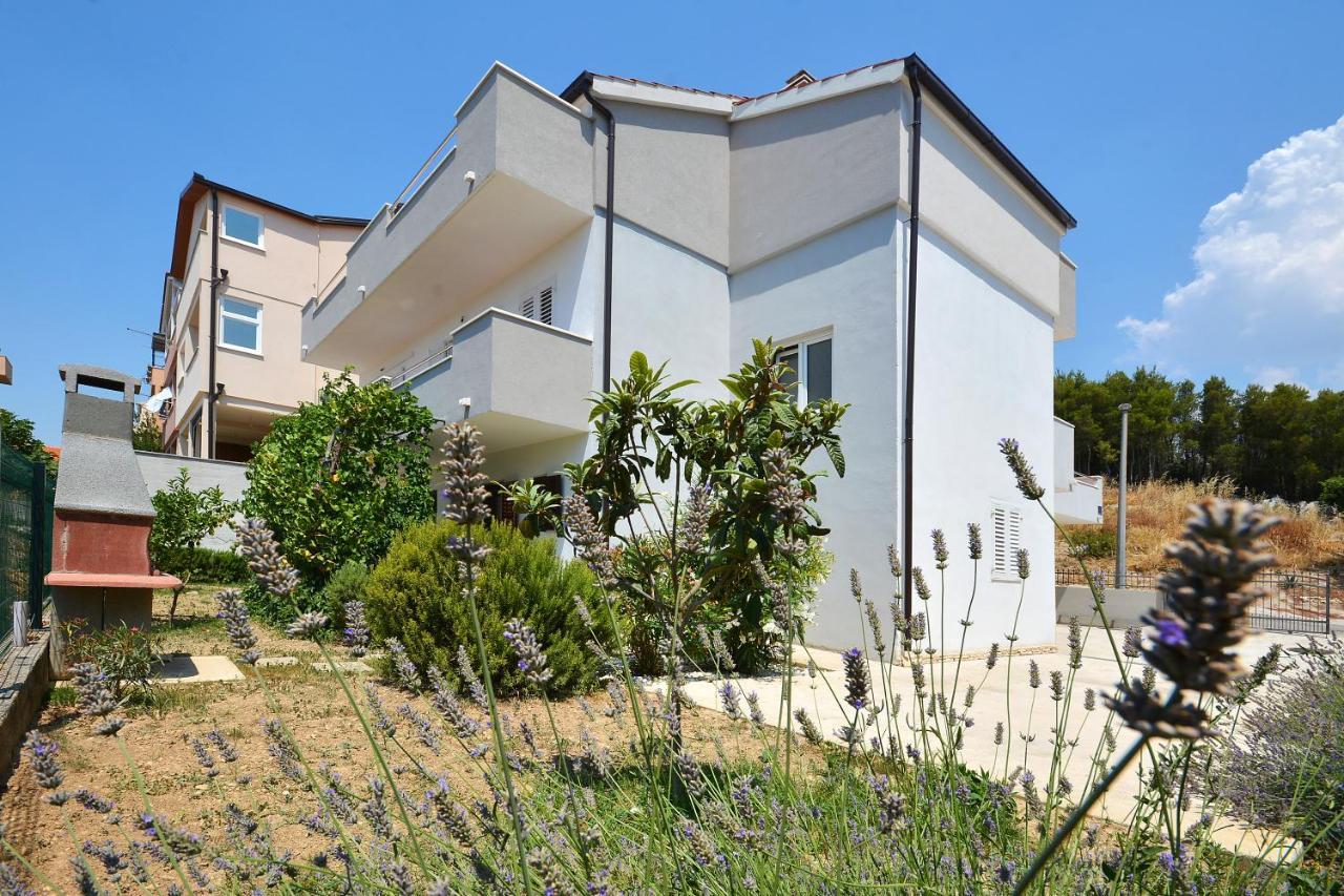 Apartment Wild Rose Podstrana Exterior foto