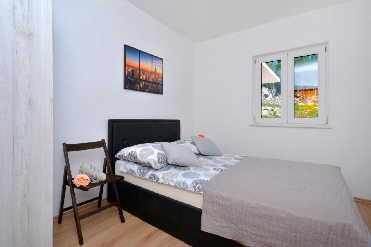Apartment Wild Rose Podstrana Exterior foto